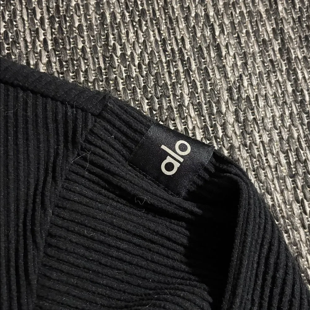 Alo Yoga Muse Hoodie Size Medium